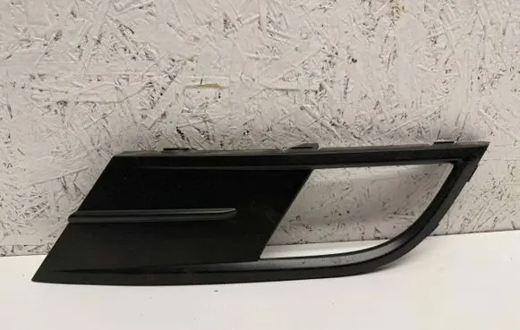 Volkswagen Jetta VI Front bumper lower grill 5C6853666E 1620209