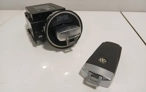 Volkswagen PASSAT CC Ignition lock 3C0905843Q 33303301 11602101857358