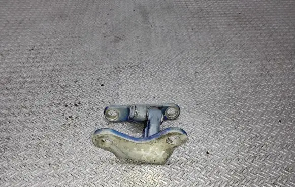 Mitsubishi Colt Front door lower hinge 