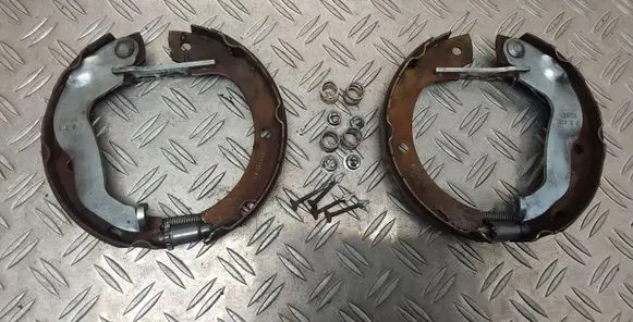 Toyota Verso Handbrake/parking brake pads 