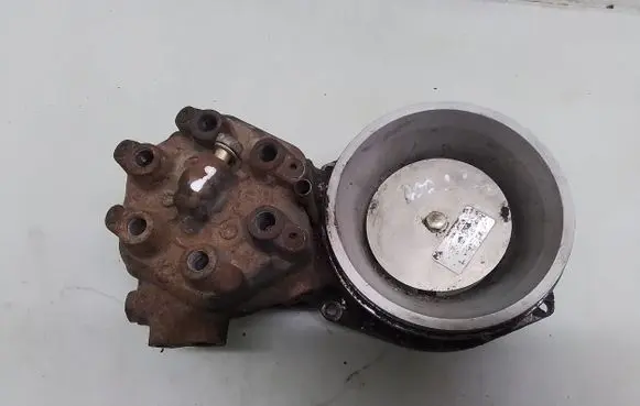 Audi 100 200 5000 C3 Fuel distributor 034133353K 0438120210