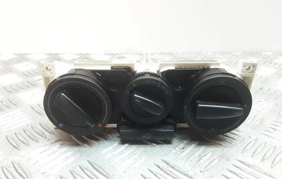 Volkswagen Polo III 6N 6N2 6NF Climate control unit 1J0819045F