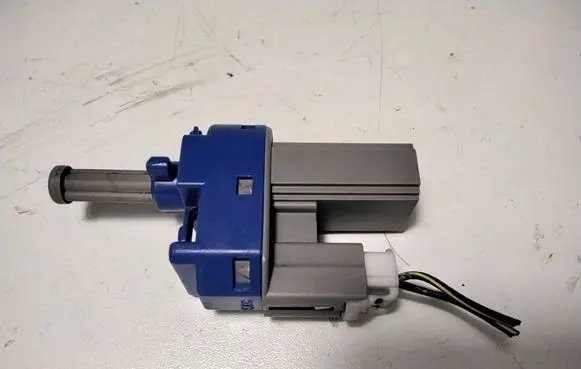 Clutch pedal sensor