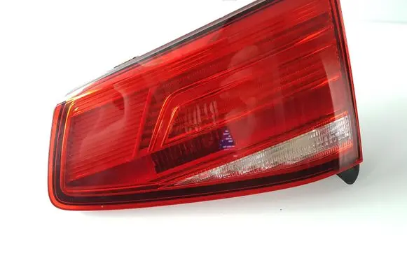 Tailgate rear/tail lights