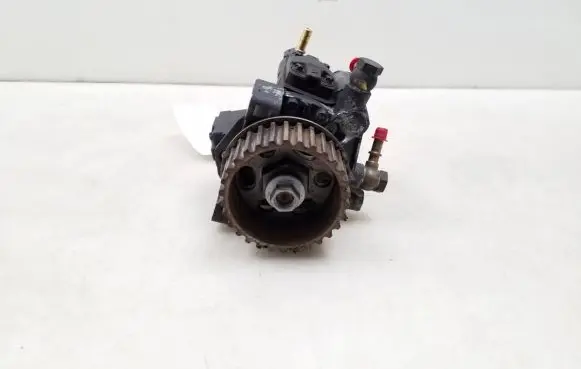 Renault Laguna III Fuel injection high pressure pump H8200704210