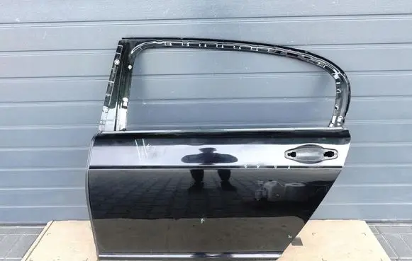 Rear door