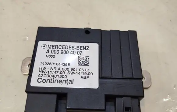 Mercedes-Benz C W205 Fuel pump relay A0009004007