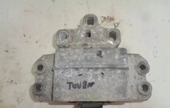Volkswagen Touran I Engine mount bracket 1K0199555Q