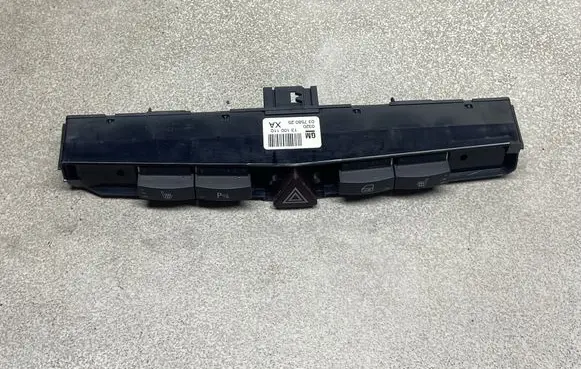 Opel Zafira B Hazard light switch 13100110