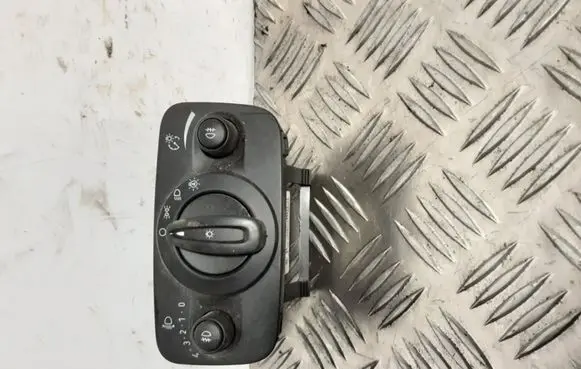 Ford Kuga II Light switch AV6T13A024CC