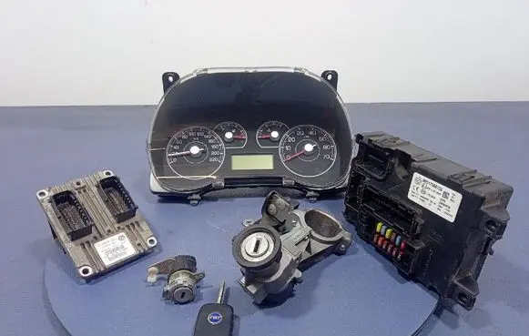 Fiat Punto (199) Engine control unit/module ECU 51798651