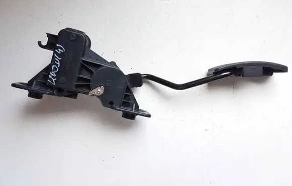 Mitsubishi L200 Accelerator throttle pedal APM30010 65170020