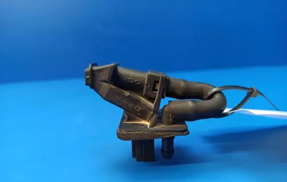 Mercedes-Benz E W211 Rear window washer spray nozzle A2118600747