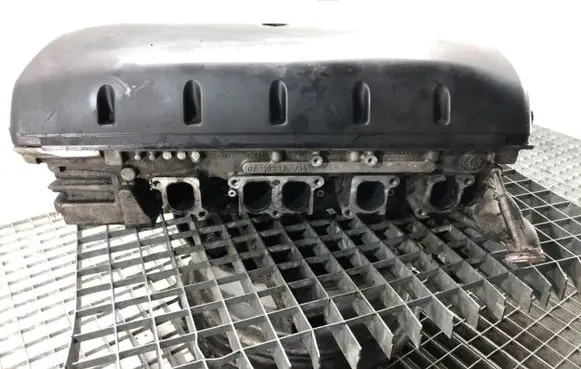 Volkswagen Touareg I Engine head R070103373A