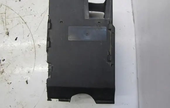 Opel Crossland X Battery box tray 9823055280