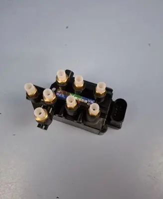 Audi Q7 4M Air suspension valve block 4M0616013 4M0616013A 4M0616013B