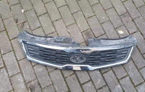 KIA Ceed Front bumper upper radiator grill 863511H500 863501H500