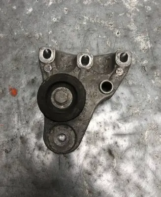 Skoda Fabia Mk2 (5J) Engine mount bracket 6R0199185B-BILI 6R0199185B