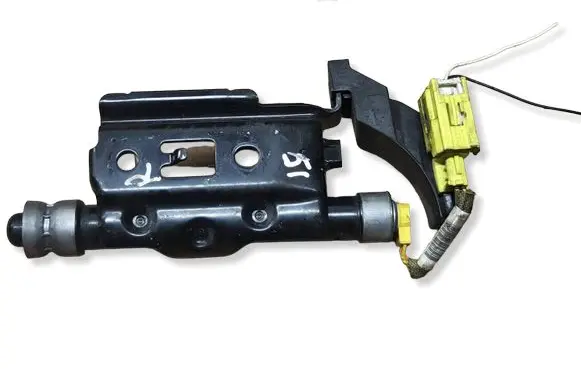 Lexus IS III XE30 Bonnet Pedestrian Airbag Actuator TG11F020010589 5346053011 1A0H84918K1E