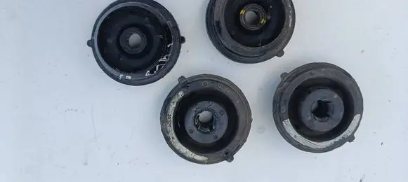 Hyundai Tucson TL Radiator mount bracket 