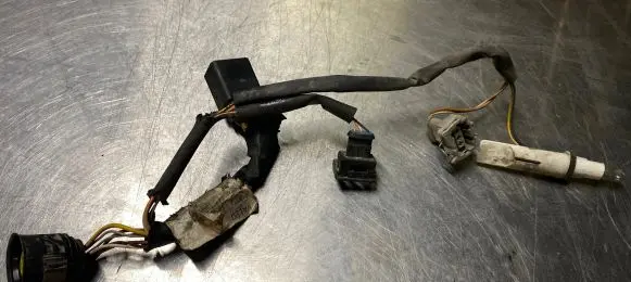 Volvo XC70 Headlight/headlamp wiring loom/harness 89070533