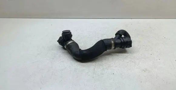 Engine coolant pipe/hose