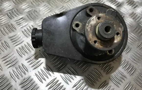 Renault Megane I Power steering pump