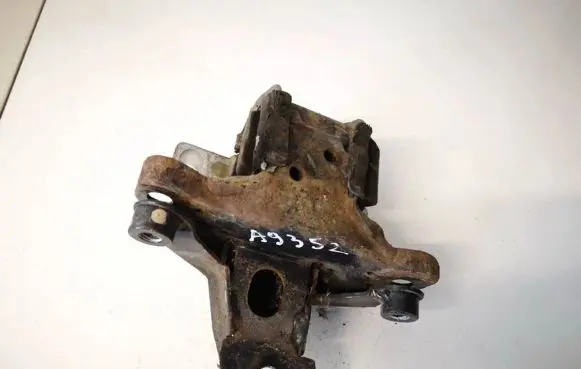 Skoda Fabia Mk1 (6Y) Engine mount bracket