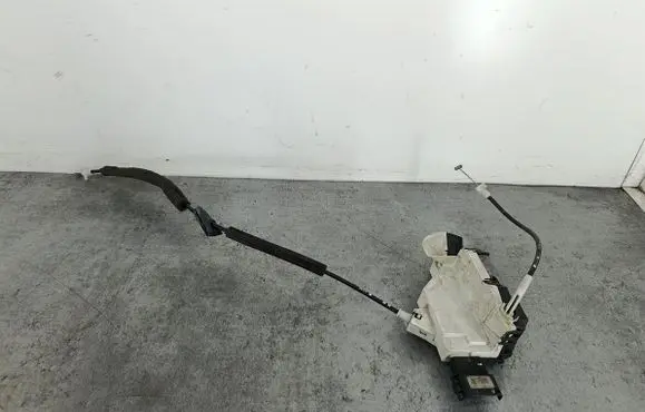Citroen Berlingo Front door lock 828406A01852