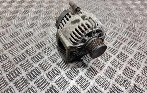 Nissan Note (E11) Generator/alternator 8200667608 2543562A TG11C064