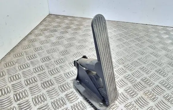 Smart ForTwo I Accelerator throttle pedal 0002245V0200000 584500449 0280752270