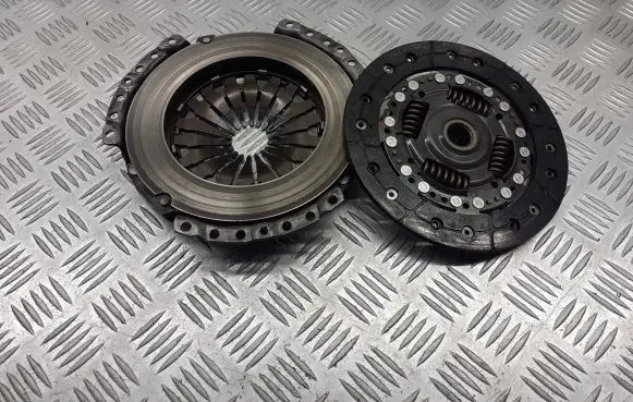 Volkswagen Golf V Pressure plate 