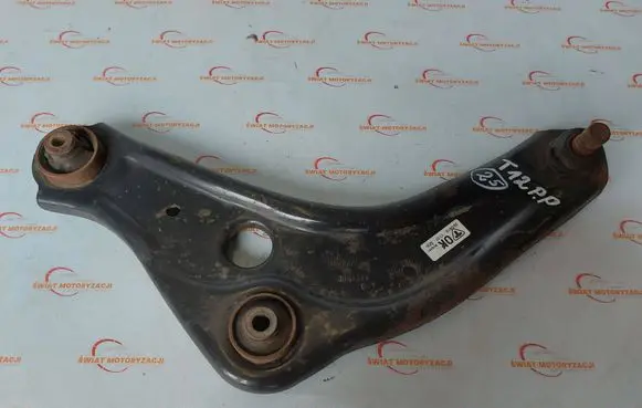Nissan Qashqai Front upper control arm/wishbone 