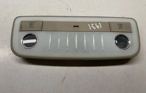 Mercedes-Benz E W212 Front seat light
