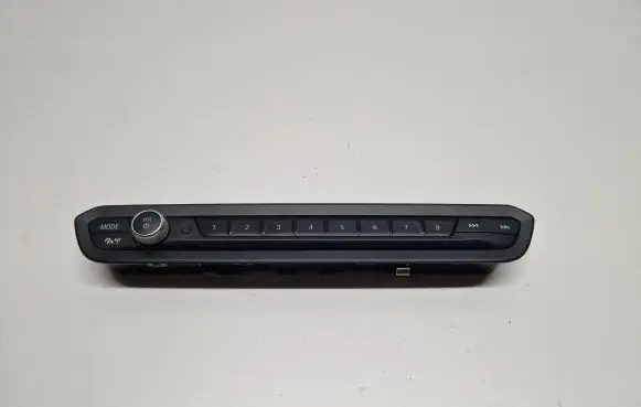 BMW 3 G20 G21 Radio/GPS head unit trim 7949453