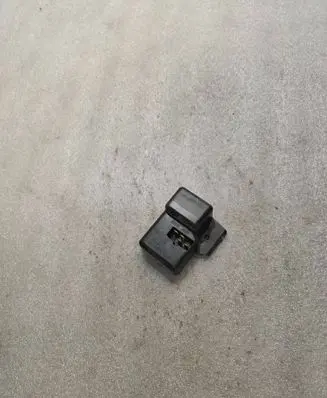 Subaru Forester SF Window wiper relay 3300120517