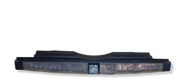 Trunk/boot sill cover protection