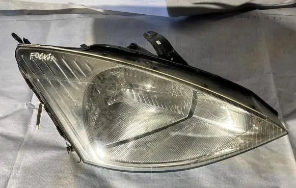 Ford Focus Headlight/headlamp