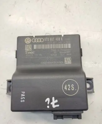Audi A5 8T 8F Gateway control module 8T0907468K