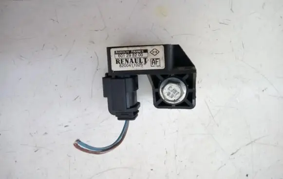Renault Scenic II - Grand scenic II Airbag deployment crash/impact sensor 8200411025