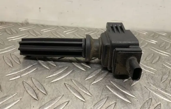 Ford Focus High voltage ignition coil CM5E12A366CB