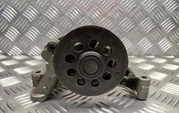 Volkswagen Golf VI Oil pump 03L115105B 03L115263