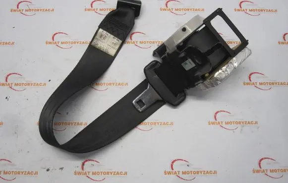 Mazda 3 III Rear seatbelt T89506T