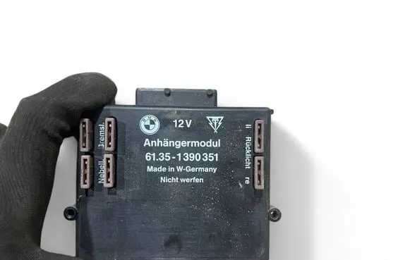 BMW 7 E32 Tow bar trailer control unit/module 61351390351