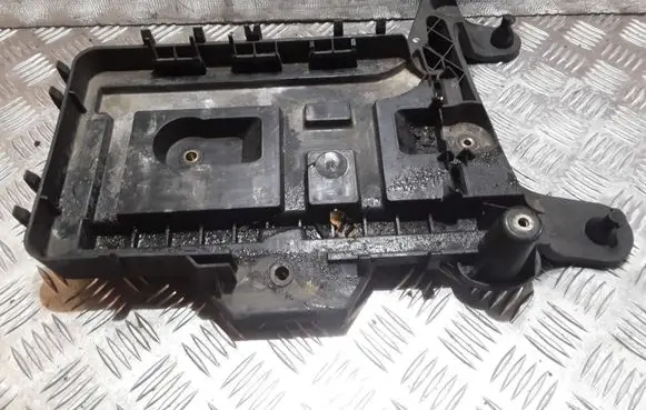 Audi A3 S3 8P Battery tray 1K0915333C