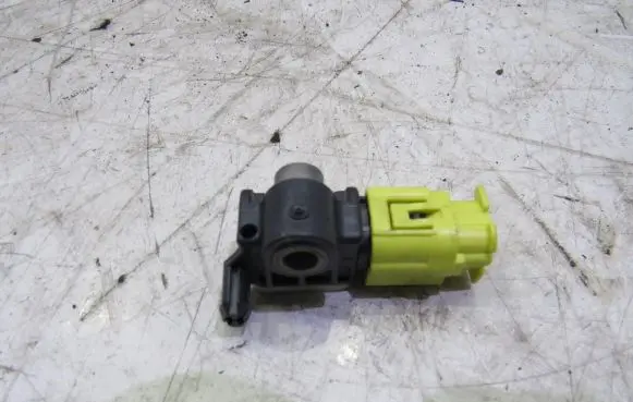 Nissan Juke I F15 Airbag deployment crash/impact sensor 988301EA0A