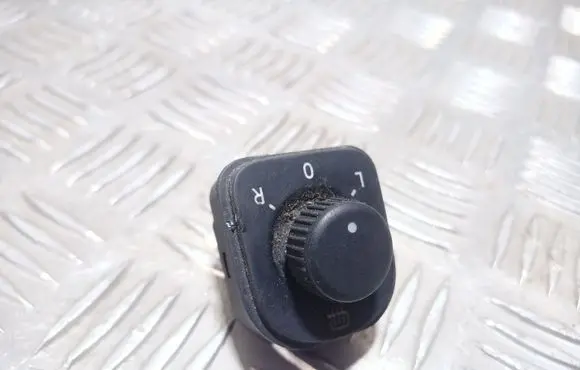Volkswagen Golf V Wing mirror switch 1K0959565H