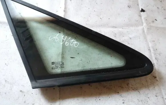 Opel Zafira A Front triangle window/glass as2