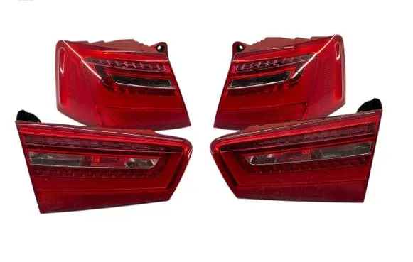Tailgate rear/tail lights