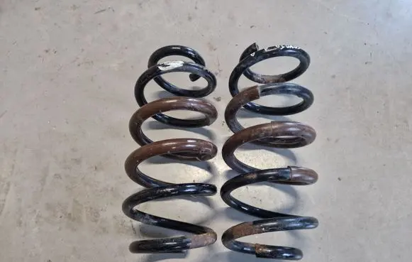 Toyota RAV 4 (XA30) Rear coil spring